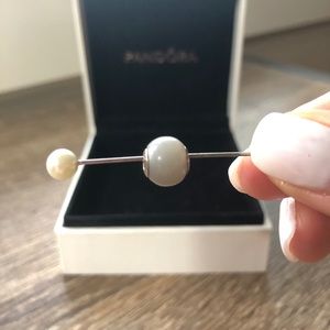Pandora essence “balance” charm